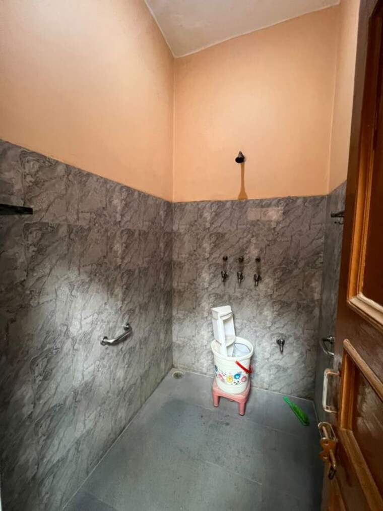 Bathroom, sector 4 2 Bedroom 1452 Sq.Ft. Independent House In Sector 4 Gurgaon 10734419