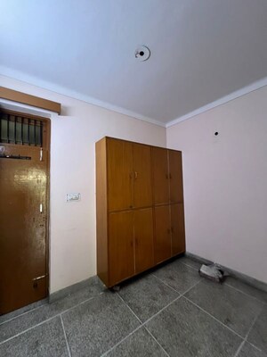 Room in 2 BHK Independent House at Sector 4 – for Rent