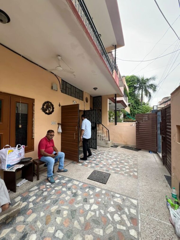  Parking, sector 4 2 Bedroom 1452 Sq.Ft. Independent House In Sector 4 Gurgaon 10734419