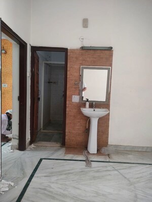 Room in 2 BHK Independent House at Sector 4 – for Rent
