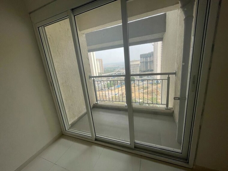 Room, godrej-emerald 3 Bedroom 1450 Sq.Ft. Apartment In Ghodbunder Road Thane 10734425