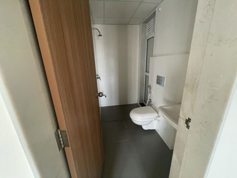Bathroom, godrej-emerald 3 Bedroom 1450 Sq.Ft. Apartment In Ghodbunder Road Thane 10734425