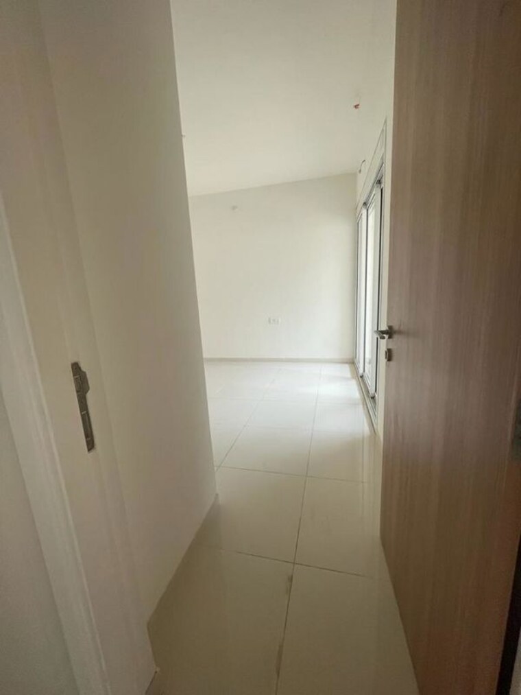 Bathroom, godrej-emerald 3 Bedroom 1450 Sq.Ft. Apartment In Ghodbunder Road Thane 10734425