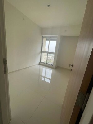 Room in 3 BHK Apartment at Godrej Emerald, Ghodbunder Road – for Rent