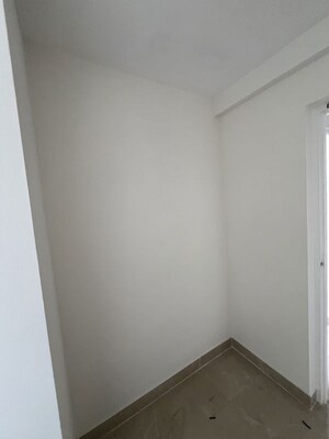 Room in 4 BHK Apartment at Sector 92 – for Rent