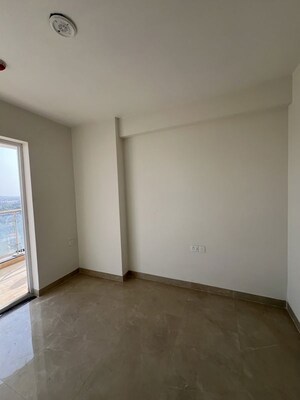 Furnished Amenities in 4 BHK Apartment at Sector 92 – for Rent
