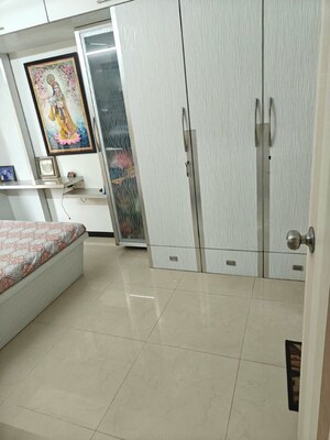 Room in 2 BHK Apartment at Shruti CHS, Kandivali West – for Sale