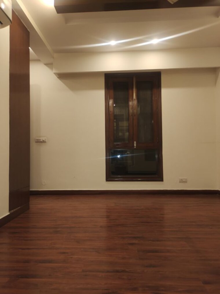 Room, new friends colony 4 Bedroom 4500 Sq.Ft. Builder Floor In New Friends Colony Delhi 10734470