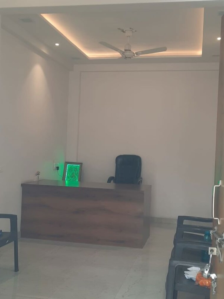 undefined, lahartara Commercial Office Space 600 Sq.Ft. In Lahartara Varanasi 10734469