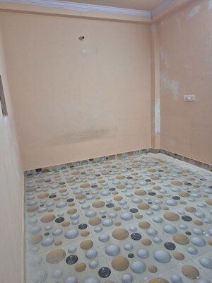 Room in 1.5 BHK Builder Floor at Mayur Vihar – for Rent