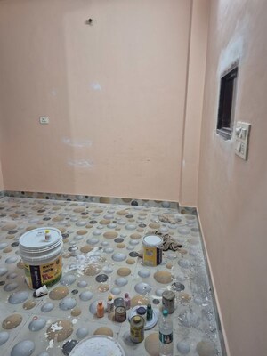 Furnished Amenities in 1.5 BHK Builder Floor at Mayur Vihar – for Rent