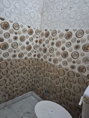 Bathroom in 1.5 BHK Builder Floor at Mayur Vihar – for Rent