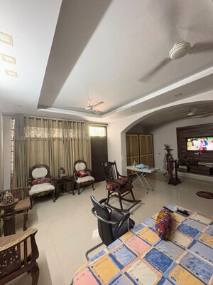 Team Area in 5 BHK Independent House at Sector 69 – for Sale