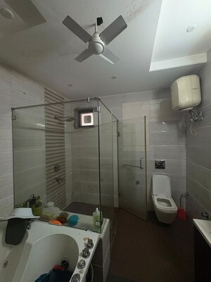 Team Area in 5 BHK Independent House at Sector 69 – for Sale