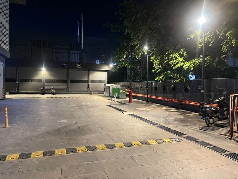  Parking, dnk-square Commercial Office Space 960 Sq.Ft. In Viman Nagar Pune 10734490