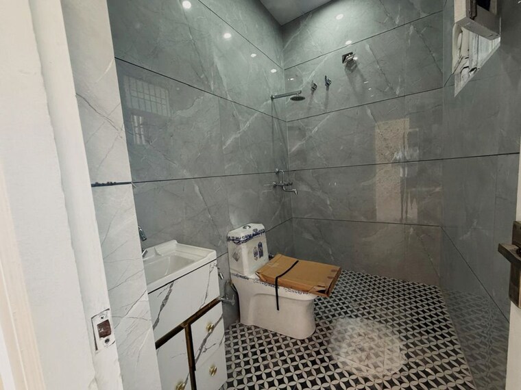 Bathroom, dhakoli 2 Bedroom 900 Sq.Ft. Builder Floor In Dhakoli Zirakpur 10734496