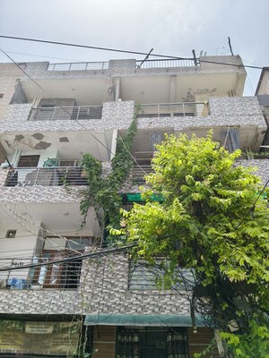  Apartment For Sale in Dlf Ankur Vihar