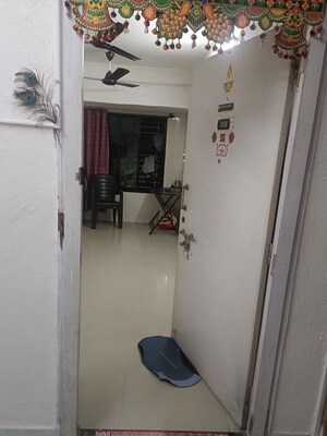 Room in 1 BHK Apartment at Jaswanti Residency, Kandivali West – for Sale