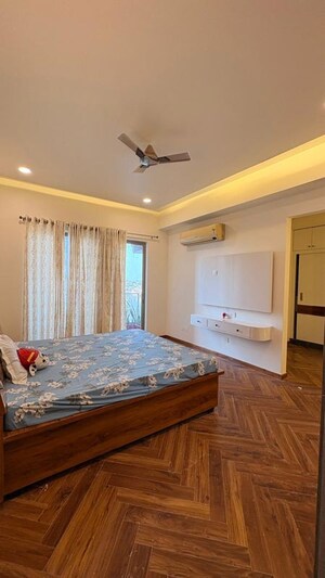 Bedroom in 3.5 BHK Apartment at Shalimar Belvedere Court, Gomti Nagar – for Sale