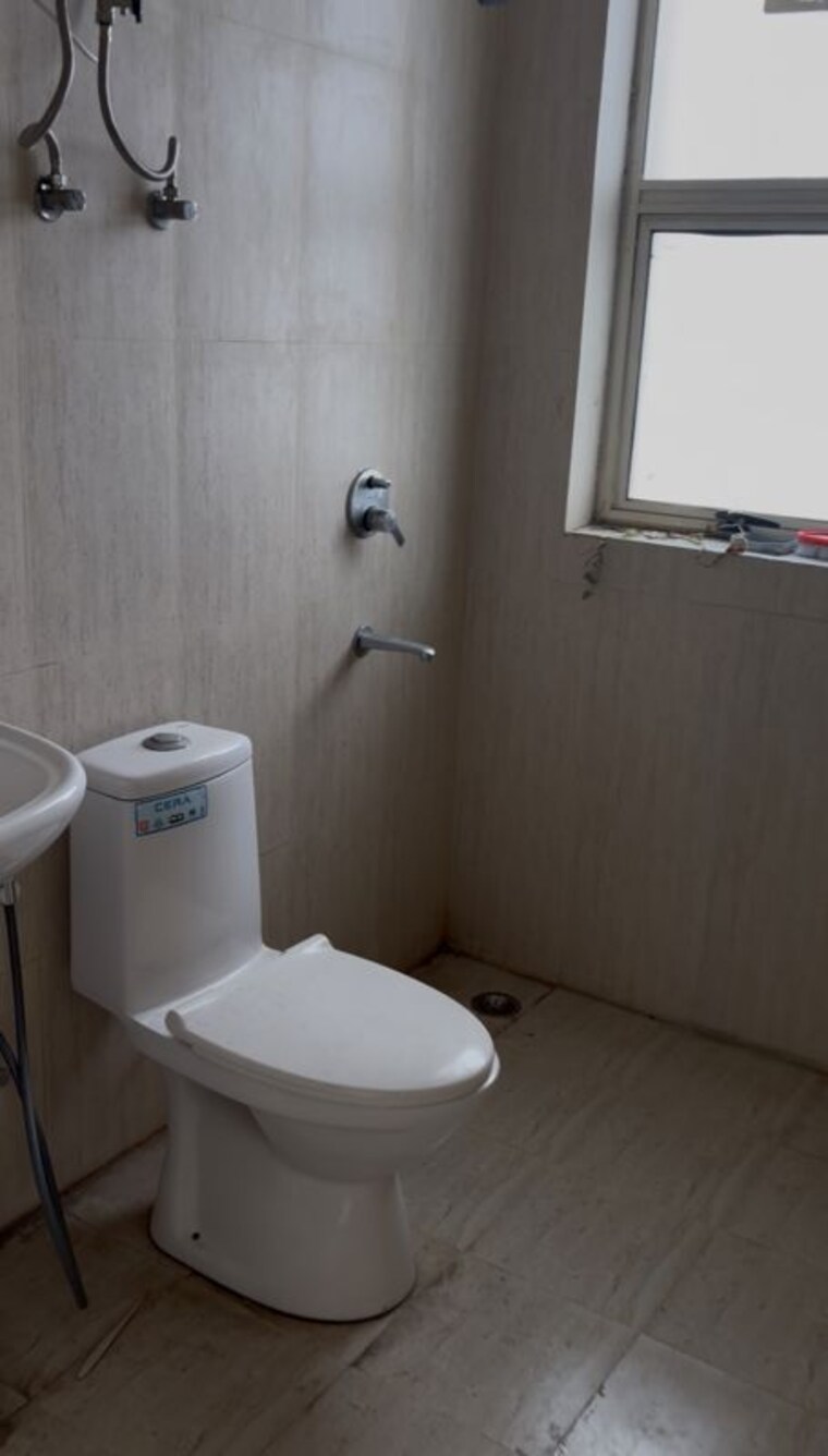 Bathroom, imperia-esfera 3 Bedroom 1650 Sq.Ft. Apartment In Sector 37c Gurgaon 10734615