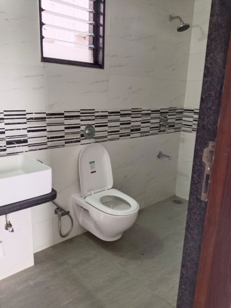 Bathroom, kohinoor-sapphire-3 3 Bedroom 1022 Sq.Ft. Apartment In Tathawade Pune 10722767