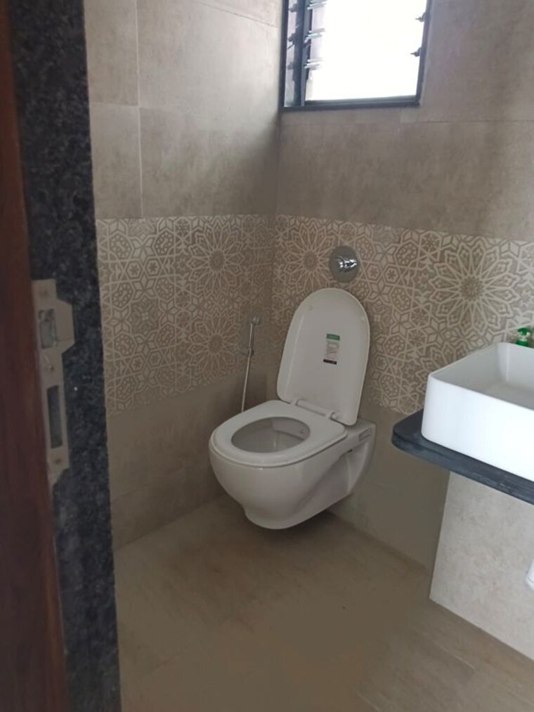 Bathroom, kohinoor-sapphire-3 3 Bedroom 1022 Sq.Ft. Apartment In Tathawade Pune 10722767