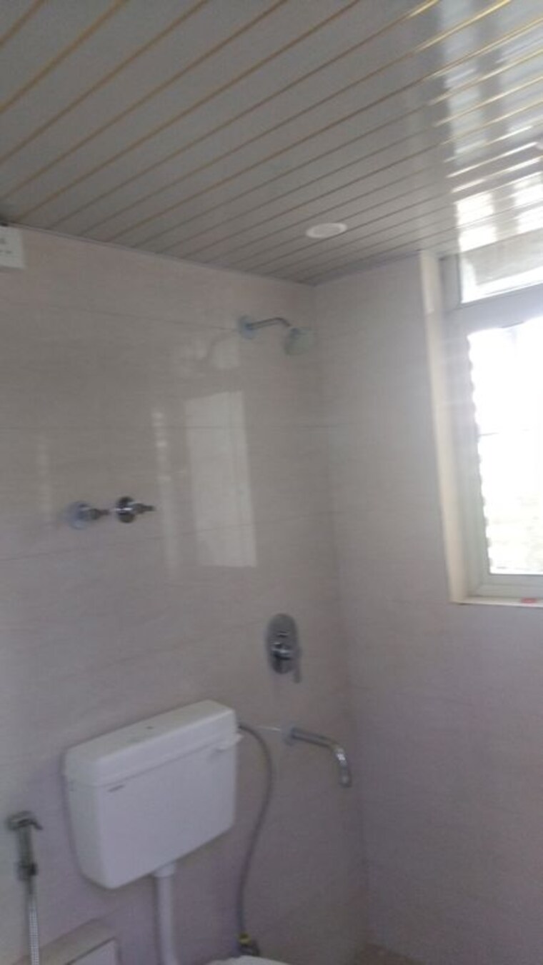 Bathroom, puri-pratham 1 RK 250 Sq.Ft. Apartment In Sector 84 Faridabad 10734922