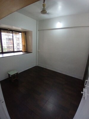 Room in 1 BHK Apartment at Moraj Residency, Sanpada – for Rent