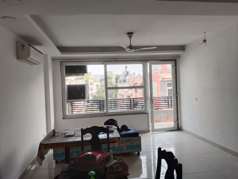 Team Area, east of kailash 3 Bedroom 220 Sq.Yd. Builder Floor In East Of Kailash Delhi 10734954