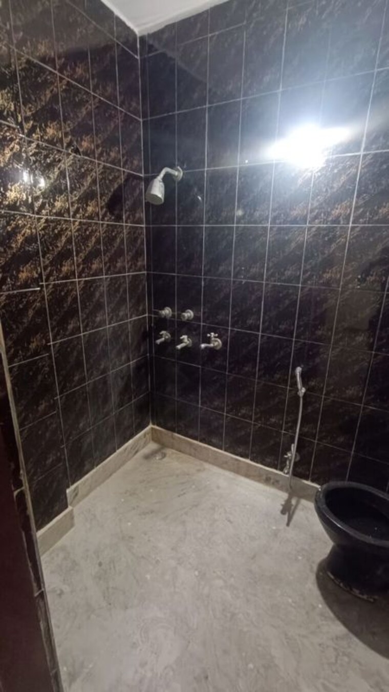 Bathroom, malviya nagar 2 Bedroom 800 Sq.Ft. Builder Floor In Malviya Nagar Delhi 10734959