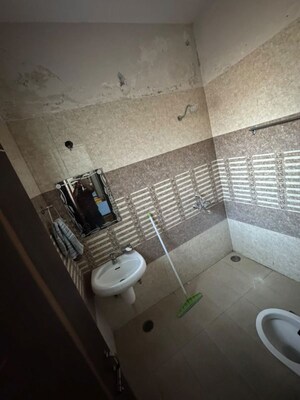 Bathroom in 3 BHK Apartment at Motiaz Royal Citi, Ambala Highway – for Rent