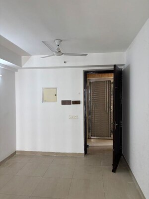 Room in 3 BHK Apartment at 3C Lotus Zing, Sector 168 – for Rent