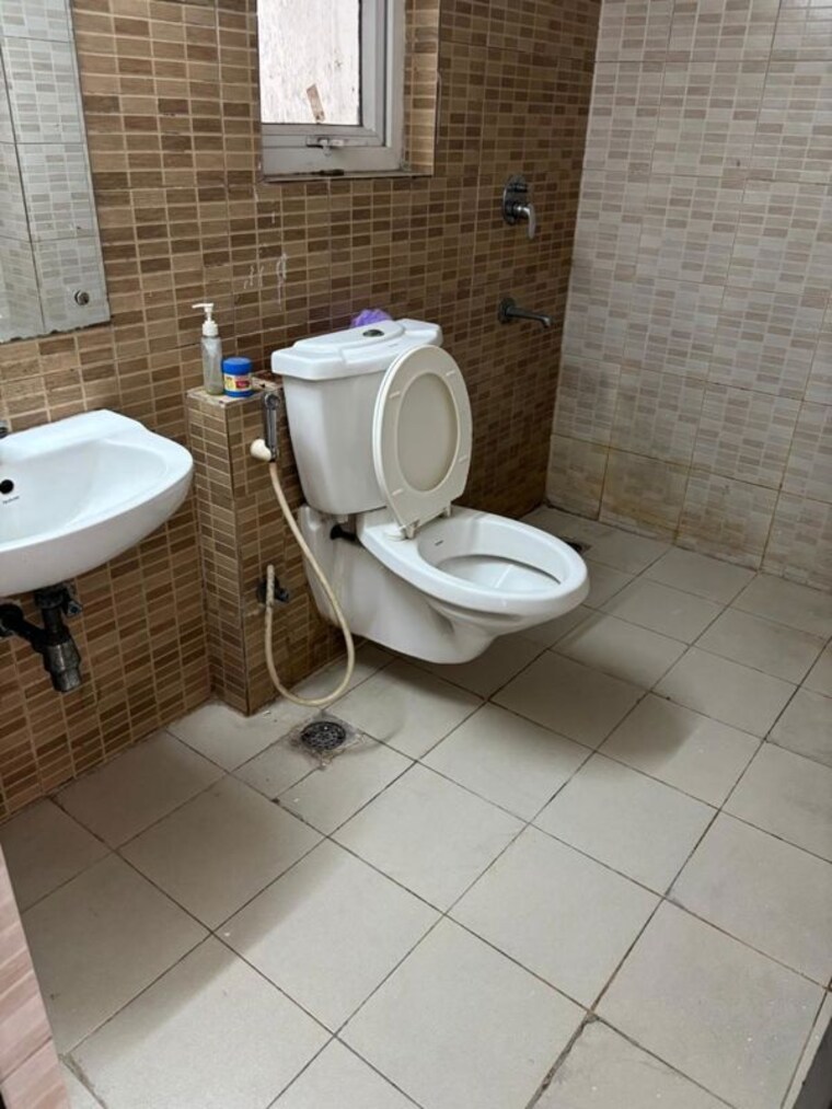 Bathroom, 3c-lotus-zing 3 Bedroom 1528 Sq.Ft. Apartment In Sector 168 Noida 10734963