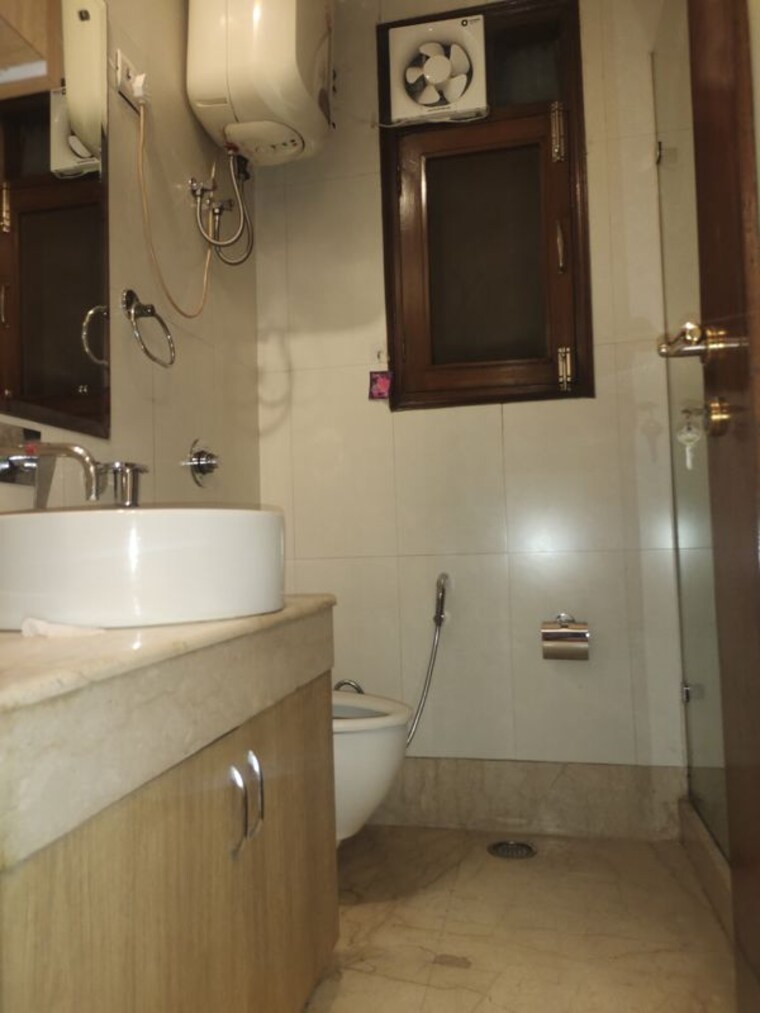 Kitchen, new friends colony 4 Bedroom 4000 Sq.Ft. Builder Floor In New Friends Colony Delhi 10734976