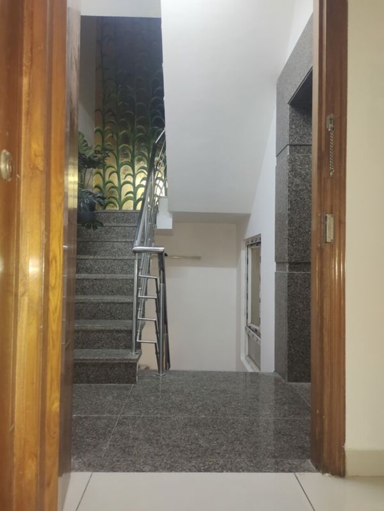 Kitchen, east of kailash 3 Bedroom 2000 Sq.Ft. Builder Floor In East Of Kailash Delhi 10734991