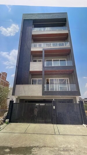 3 BHK Builder Floor For Sale in Ansal API Versalia, Sector 67a