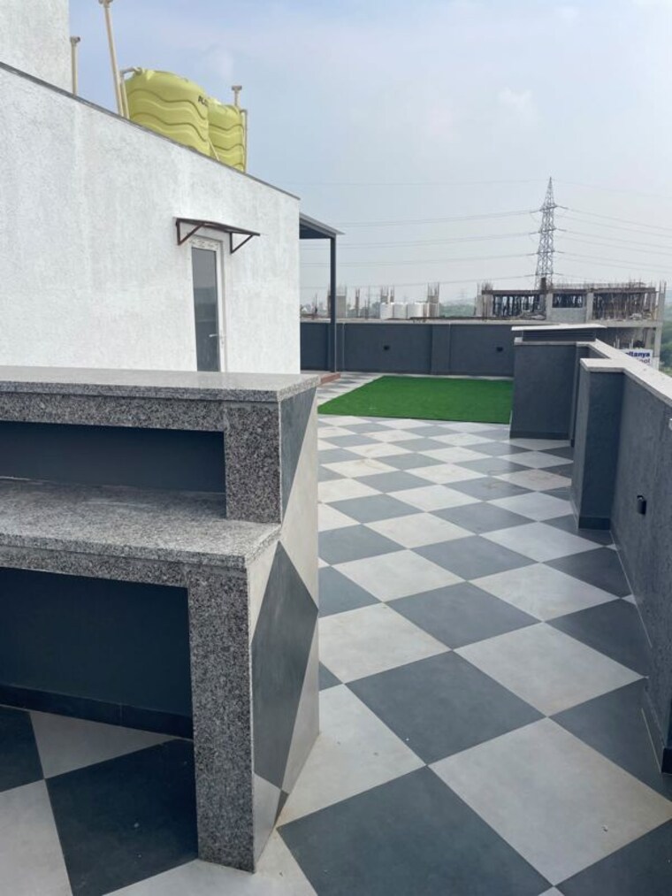Terrace, ansal-api-versalia 3 Bedroom 1600 Sq.Ft. Builder Floor In Sector 67a Gurgaon 10735002