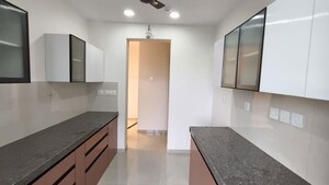 Room in 2 BHK Apartment at Piramal Vaikunth, Balkum Pada – for Rent