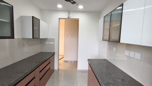 Room in 2 BHK Apartment at Piramal Vaikunth, Balkum Pada – for Rent