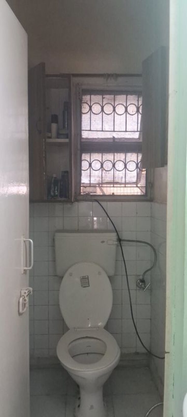 Washroom, sarita vihar 2.5 Bedroom 2500 Sq.Ft. Apartment In Sarita Vihar Delhi 10734966