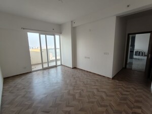 Room in 3 BHK Apartment at Tulip Yellow, Sector 69 – for Rent