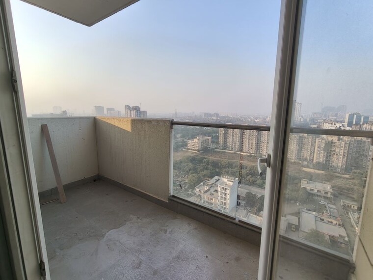 Room, tulip-yellow 3 Bedroom 1704 Sq.Ft. Apartment In Sector 69 Gurgaon 10735027