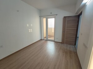 Room in 3 BHK Apartment at Tulip Yellow, Sector 69 – for Rent