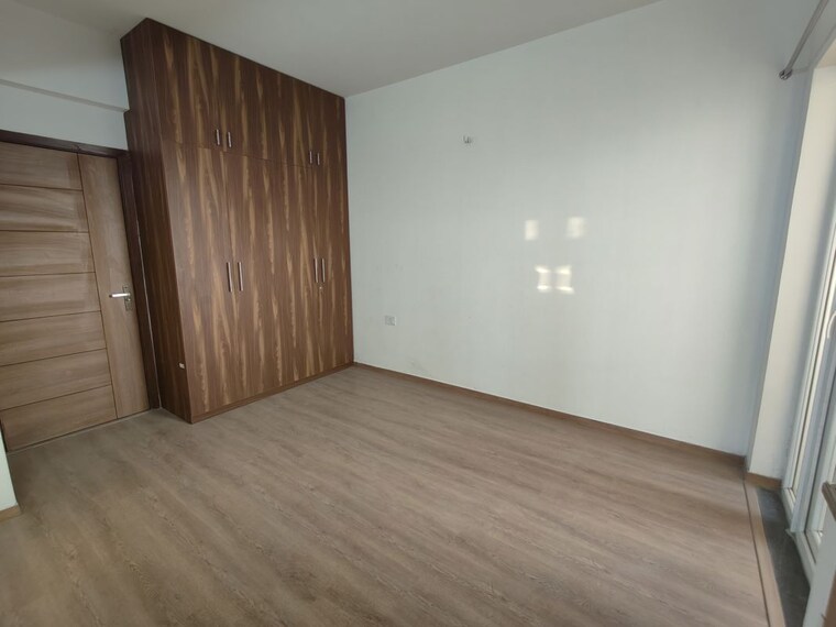 Room, tulip-yellow 3 Bedroom 1704 Sq.Ft. Apartment In Sector 69 Gurgaon 10735027