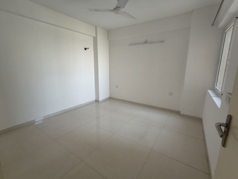 Room, tulip-violet 3 Bedroom 1578 Sq.Ft. Apartment In Sector 69 Gurgaon 10735030