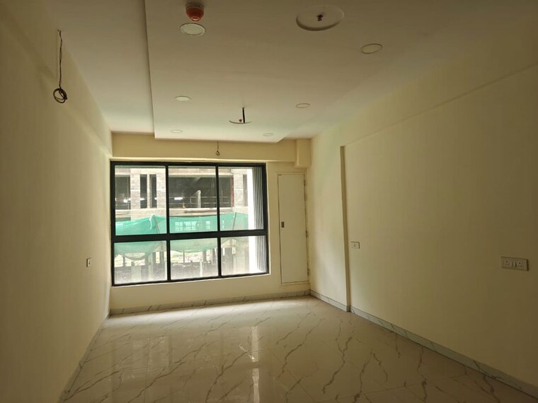 Room, lodha-signet-palava Commercial Office Space 300 Sq.Ft. In Dombivli East Thane 10735021