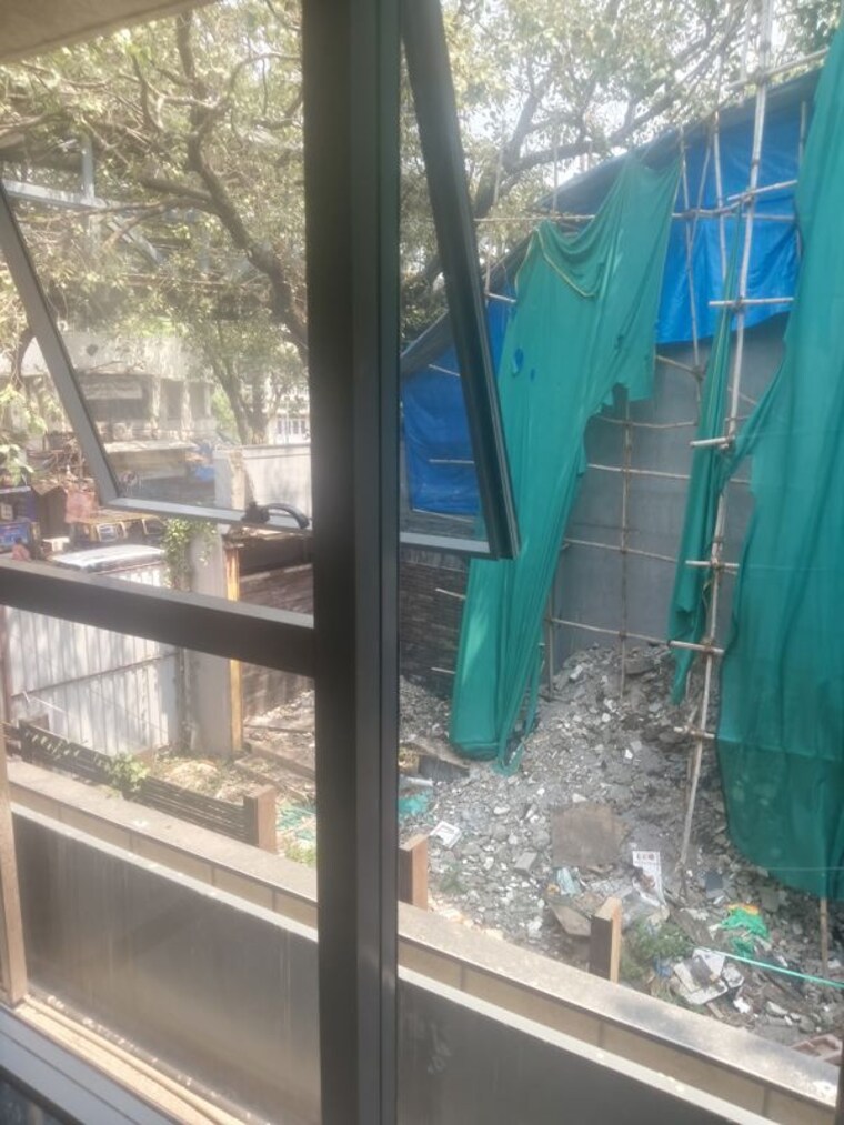 Balcony, vile parle west Commercial Office Space 380 Sq.Ft. In Vile Parle West Mumbai 10735040