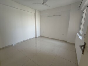 Room in 3 BHK Apartment at Tulip Violet, Sector 69 – for Rent