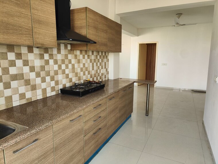 Kitchen, tulip-violet 3 Bedroom 1578 Sq.Ft. Apartment In Sector 69 Gurgaon 10735051