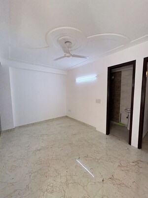 Furnished Amenities in 3 BHK Builder Floor at Khirki Extension – for Rent